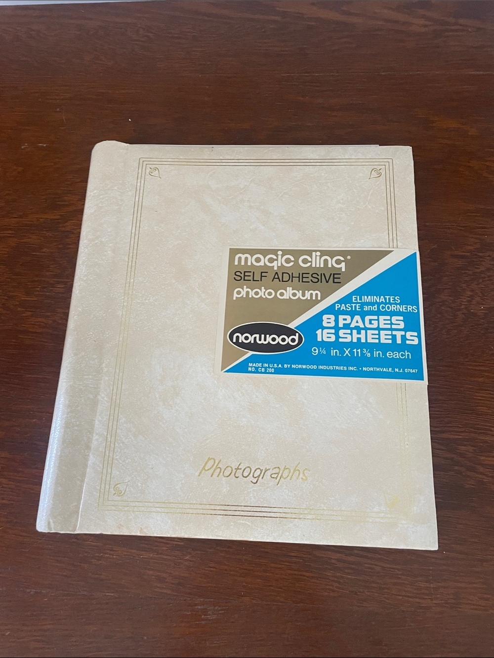 Norwood Magic Cling Self Adhesive Photo Album - Cream never used